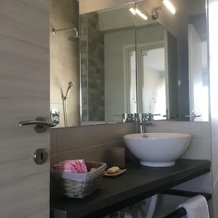 Sunrise View Apartman Ofrínio
